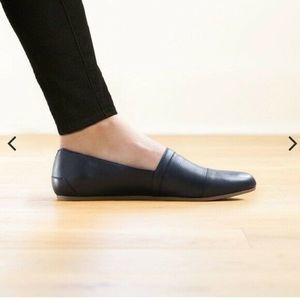 Penner Midnight Navy Flat Loafer Leather Shoe 37.5 7 Round Toe Blue Slip…